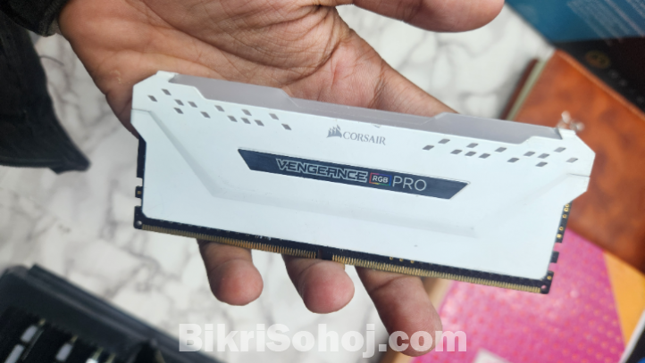 CORSAIR VENGEANCE RGB PRO DDR4 8GB 3200mhz 1stick 6500